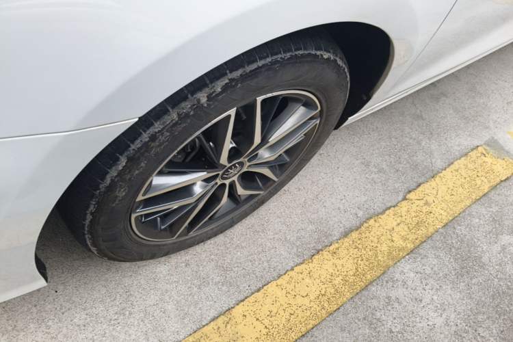Used BYD Qin PLUS 2023 Champion Edition DM-i 120KM Beyond Model Left Front Wheel Hub