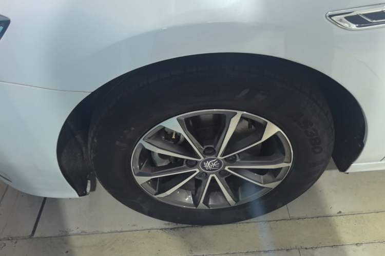 Used BYD Qin PLUS 2023 Champion Edition DM-i 55KM Leading Model Left Front Wheel Hub