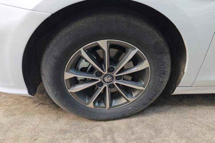 Used BYD Qin PLUS 2023 Champion Edition DM-i 55KM Leading Model Left Front Wheel Hub