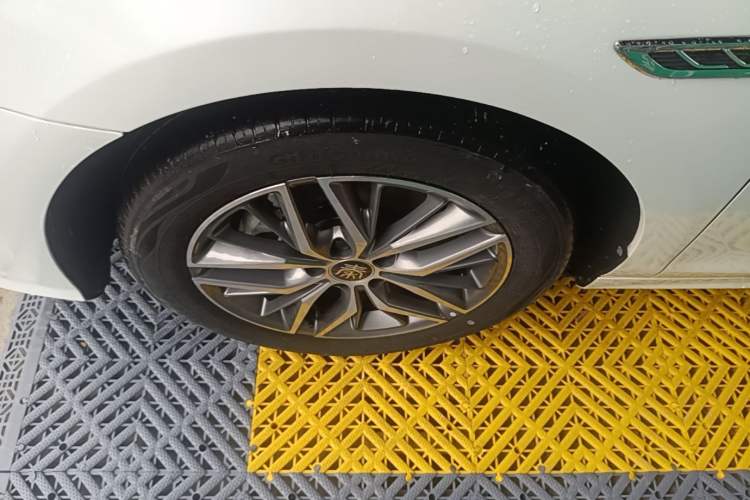 Used BYD Qin PLUS 2023 Champion Edition DM-i 120KM Leading Model Left Front Wheel Hub