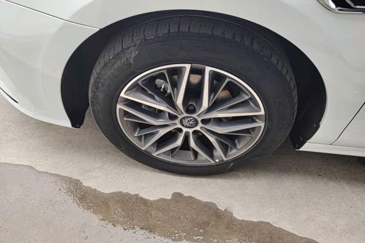 Used BYD Qin PLUS 2023 Champion Edition DM-i 120KM Beyond Model Left Front Wheel Hub