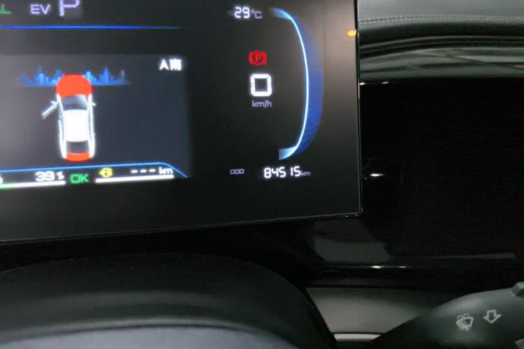 Used BYD Qin PLUS 2023 Champion Edition DM-i 120KM Beyond Model Odometer Close Up