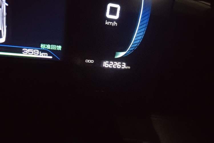 Used BYD Qin PLUS 2023 Champion Edition EV 420KM Superior Model Odometer Close Up