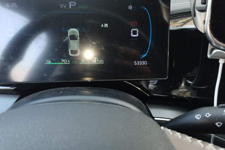 Used BYD Qin PLUS 2023 Champion Edition DM-i 120KM Leading Model Odometer Close Up