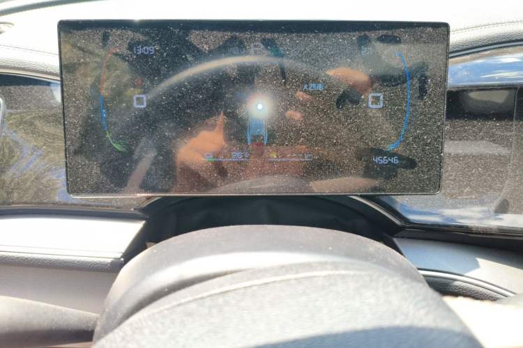 Used BYD Qin PLUS 2023 Champion Edition DM-i 120KM Leading Model Odometer Close Up