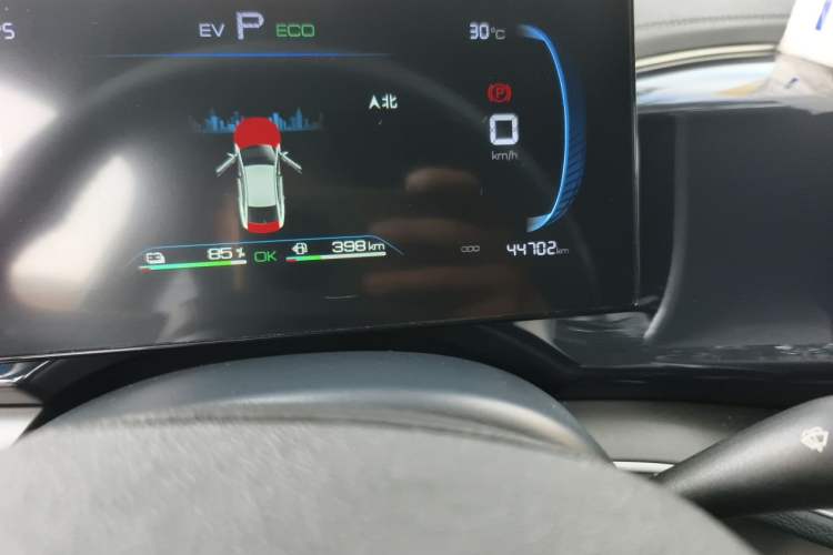 Used BYD Qin PLUS 2023 Champion Edition DM-i 120KM Beyond Model Odometer Close Up