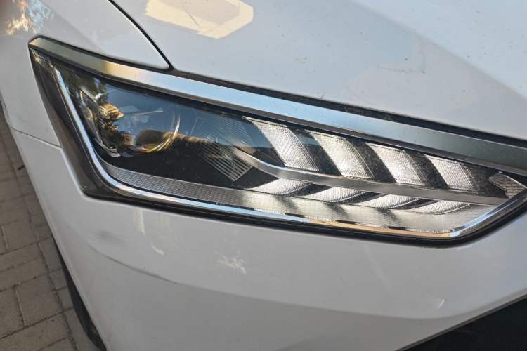 Used BYD Qin PLUS 2023 Champion Edition DM-i 55KM Leading Model Right Front Headlight