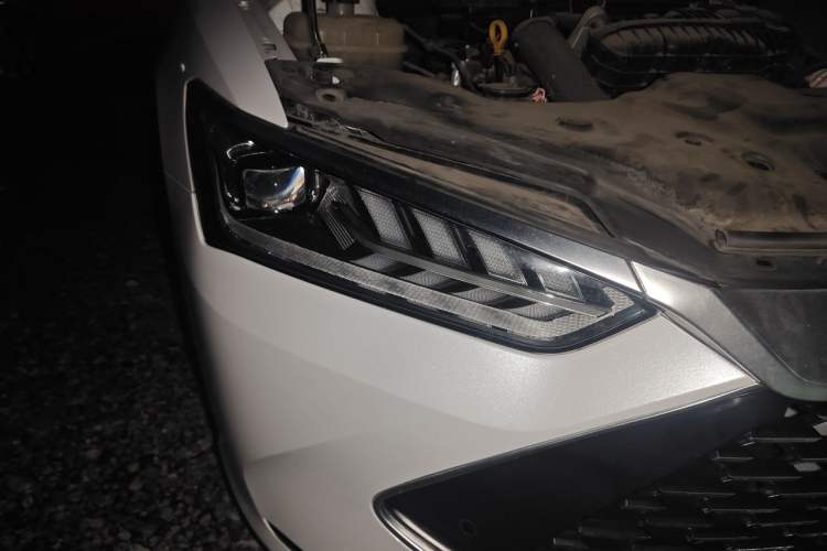 Used BYD Qin PLUS 2023 Champion Edition DM-i 120KM Excellence Model Right Front Headlight