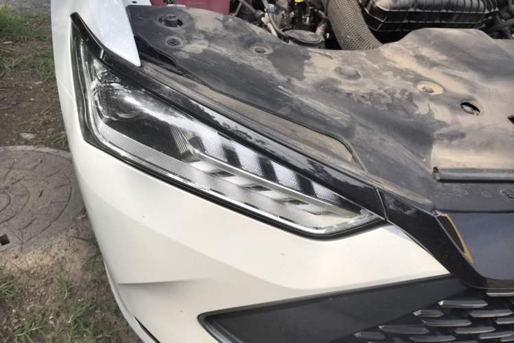 Used BYD Qin PLUS 2023 Champion Edition DM-i 120KM Leading Model Right Front Headlight