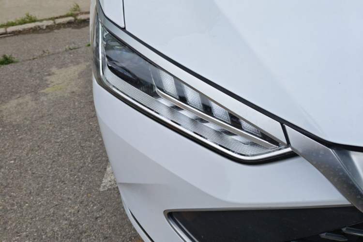 Used BYD Qin PLUS 2023 Champion Edition DM-i 55KM Leading Model Right Front Headlight