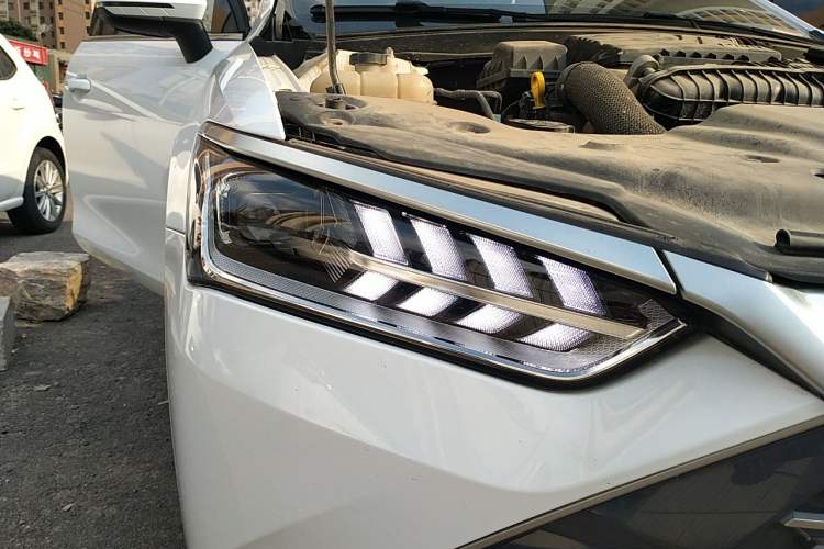 Used BYD Qin PLUS 2023 Champion Edition DM-i 55KM Leading Model Right Front Headlight