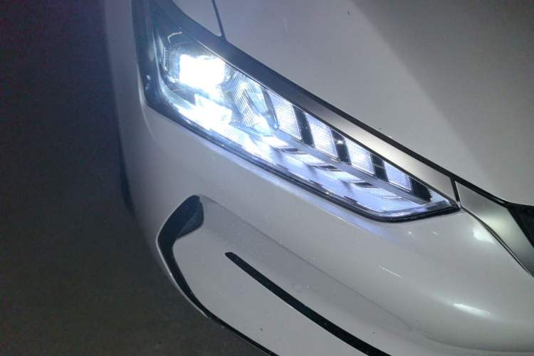 Used BYD Qin PLUS 2023 Champion Edition EV 510KM Beyond Model Right Front Headlight
