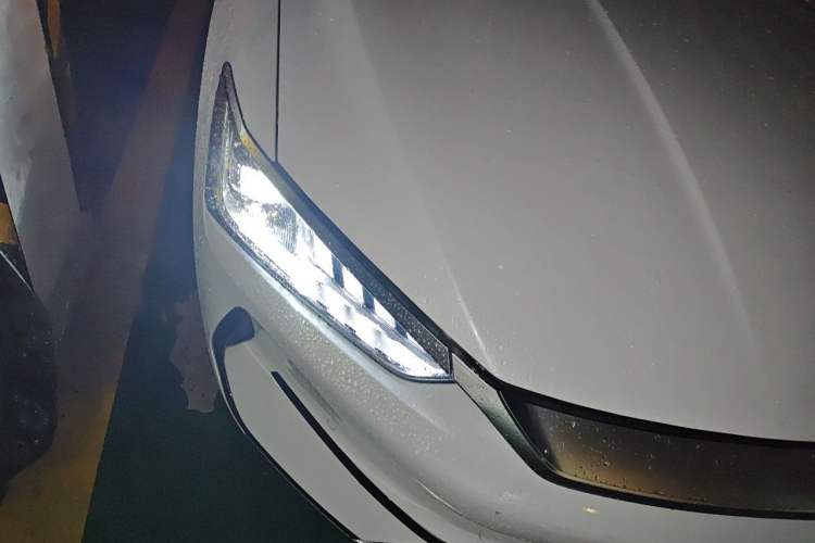 Used BYD Qin PLUS 2023 Champion Edition EV 420KM Superior Model Right Front Headlight