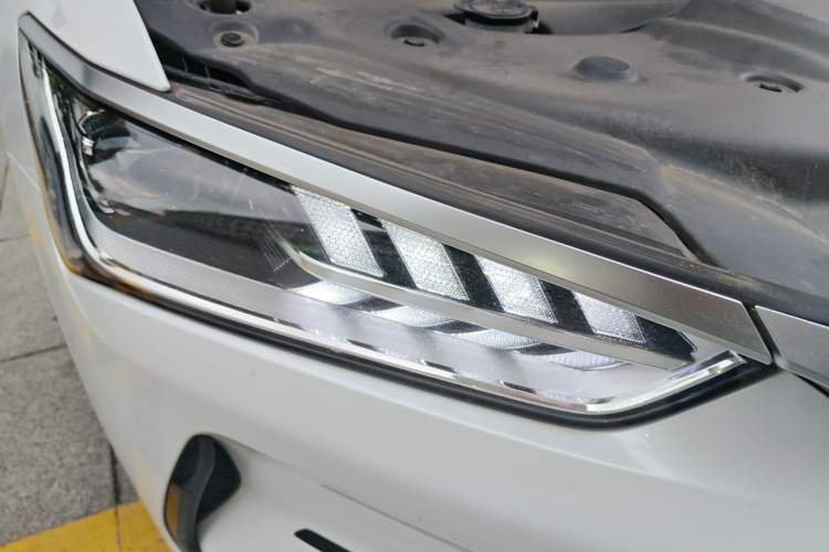 Used BYD Qin PLUS 2023 Champion Edition EV 510KM Beyond Model Right Front Headlight