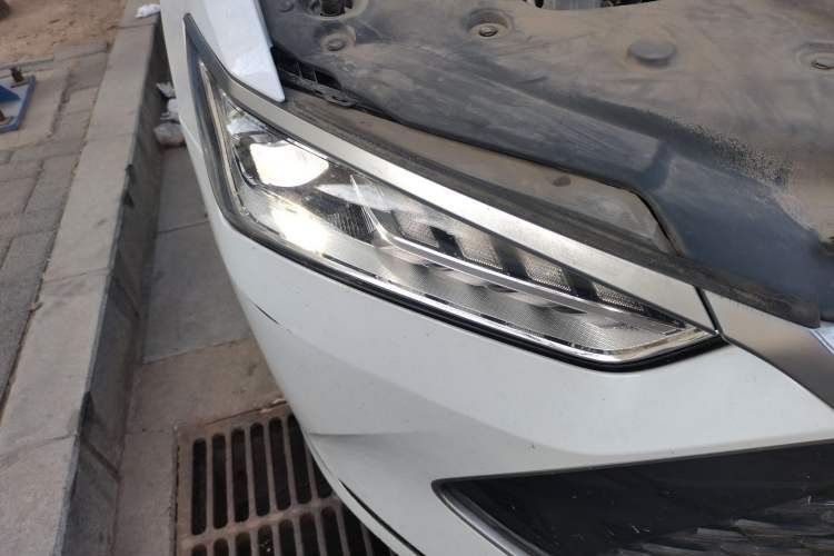 Used BYD Qin PLUS 2023 Champion Edition DM-i 120KM Leading Model Right Front Headlight