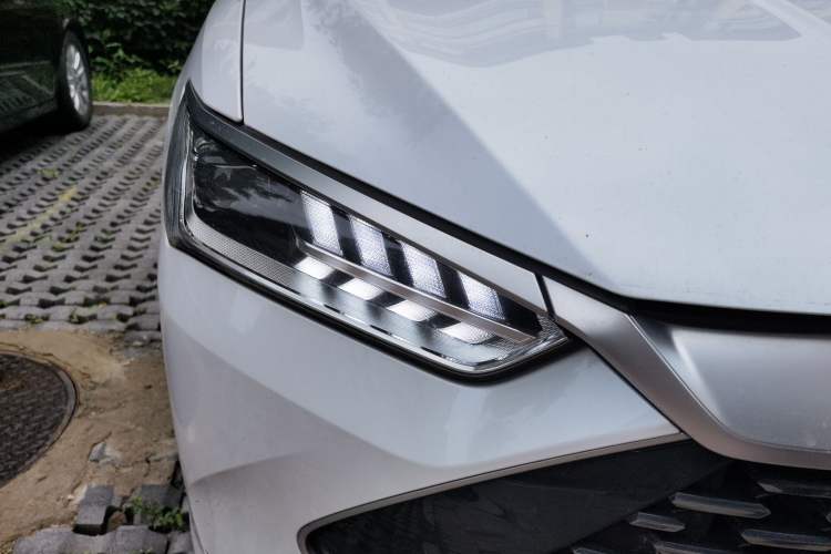 Used BYD Qin PLUS 2023 Champion Edition DM-i 55KM Leading Model Right Front Headlight