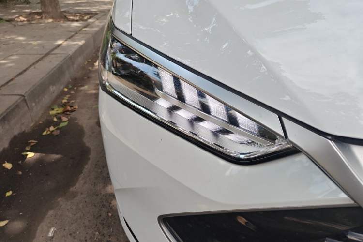 Used BYD Qin PLUS 2023 Champion Edition DM-i 120KM Leading Model Right Front Headlight