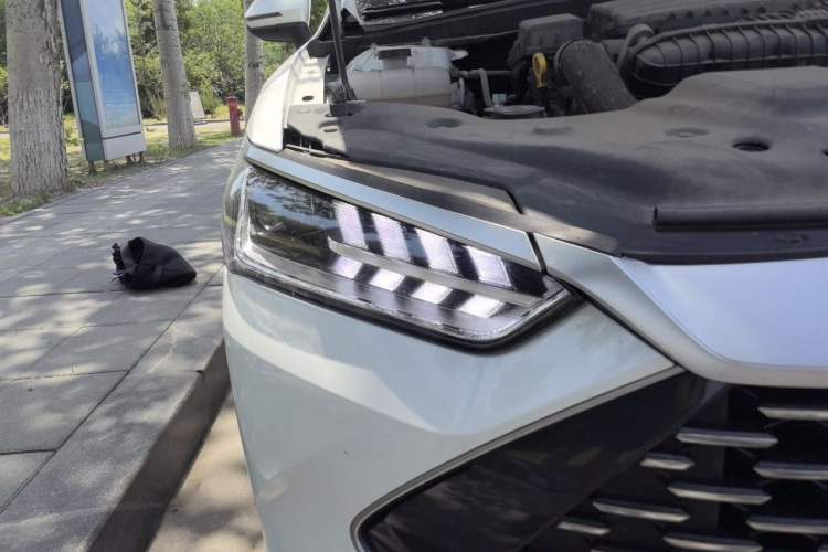 Used BYD Qin PLUS 2023 Champion Edition DM-i 120KM Leading Model Right Front Headlight