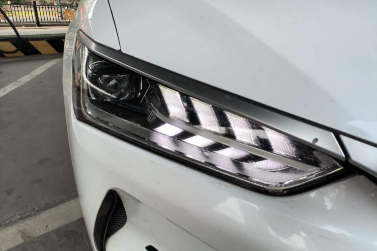 Used BYD Qin PLUS 2023 Champion Edition EV 510KM Beyond Model Right Front Headlight