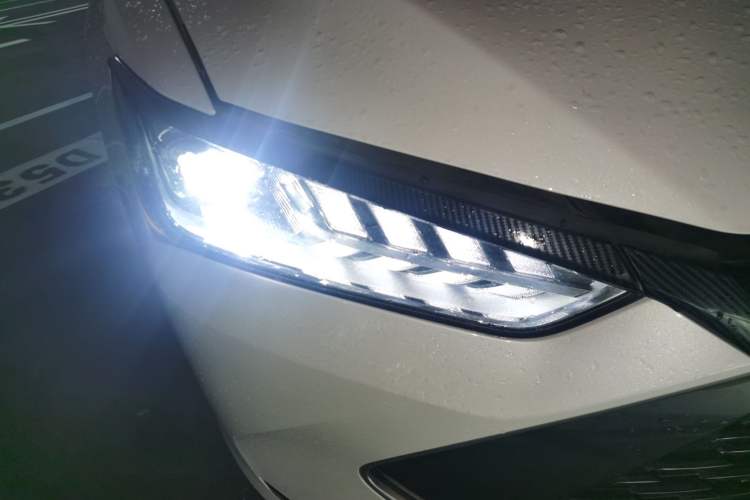 Used BYD Qin PLUS 2023 Champion Edition DM-i 120KM Leading Model Right Front Headlight