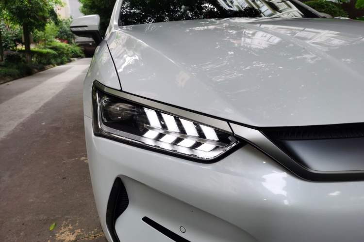 Used BYD Qin PLUS 2023 Champion Edition EV 510KM Beyond Model Right Front Headlight