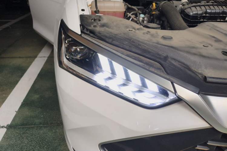Used BYD Qin PLUS 2023 Champion Edition DM-i 55KM Leading Model Right Front Headlight