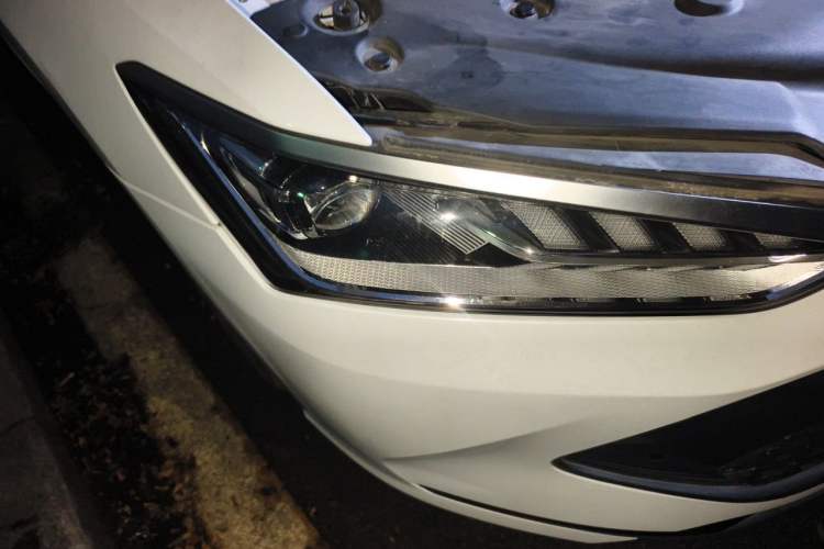 Used BYD Qin PLUS 2023 Champion Edition DM-i 120KM Beyond Model Right Front Headlight