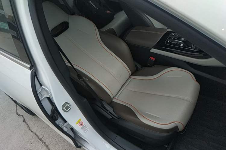 Used BYD Qin PLUS 2023 Champion Edition DM-i 120KM Leading Model Right Front Seat