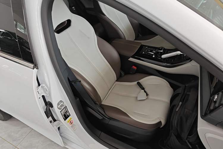 Used BYD Qin PLUS 2023 Champion Edition DM-i 55KM Leading Model Right Front Seat