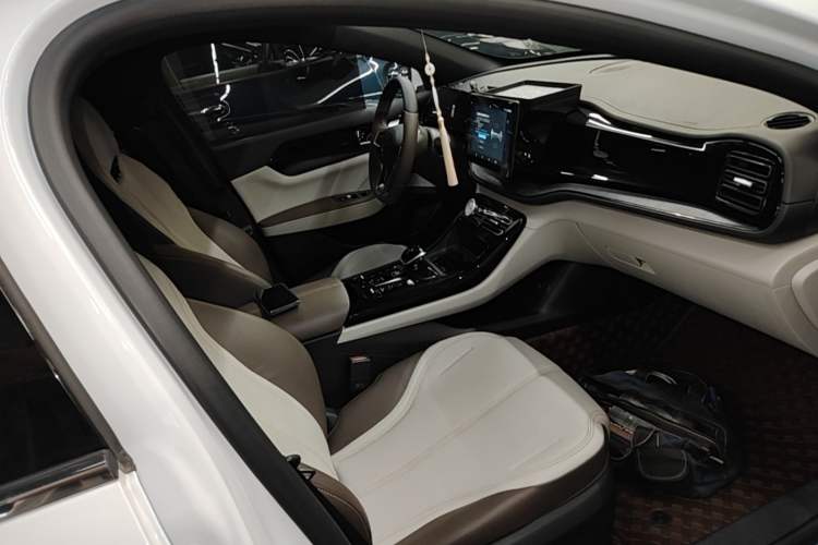 Used BYD Qin PLUS 2023 Champion Edition DM-i 55KM Leading Model Right Front Seat