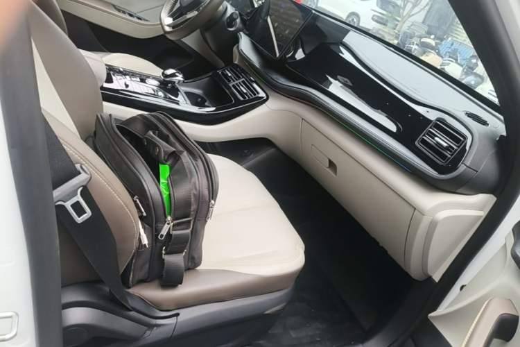 Used BYD Qin PLUS 2023 Champion Edition DM-i 55KM Leading Model Right Front Seat