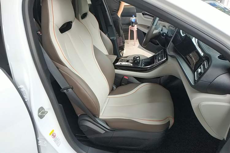 Used BYD Qin PLUS 2023 Champion Edition DM-i 120KM Beyond Model Right Front Seat