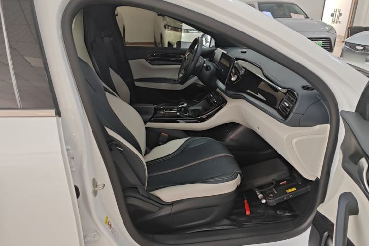 Used BYD Qin PLUS 2023 Champion Edition DM-i 55KM Leading Model Right Front Seat