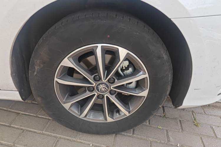 Used BYD Qin PLUS 2023 Champion Edition DM-i 55KM Leading Model Right Front Wheel Hub