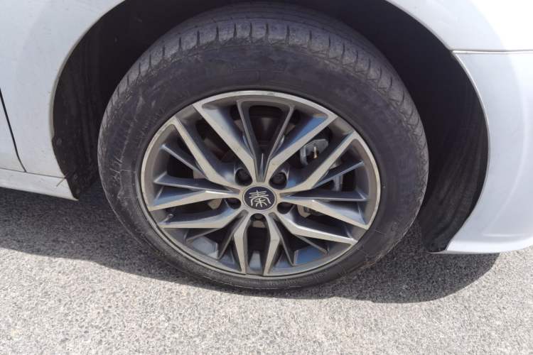Used BYD Qin PLUS 2023 Champion Edition DM-i 120KM Leading Model Right Front Wheel Hub