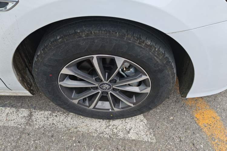 Used BYD Qin PLUS 2023 Champion Edition DM-i 55KM Leading Model Right Front Wheel Hub