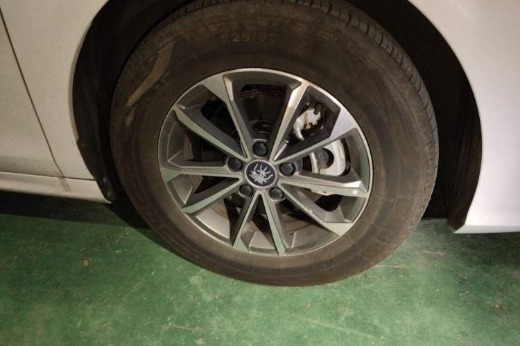 Used BYD Qin PLUS 2023 Champion Edition DM-i 55KM Leading Model Right Front Wheel Hub