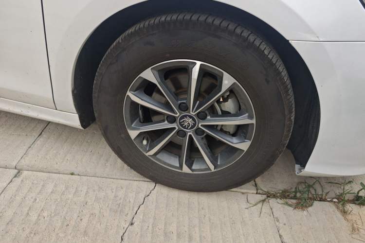 Used BYD Qin PLUS 2023 Champion Edition DM-i 55KM Leading Model Right Front Wheel Hub
