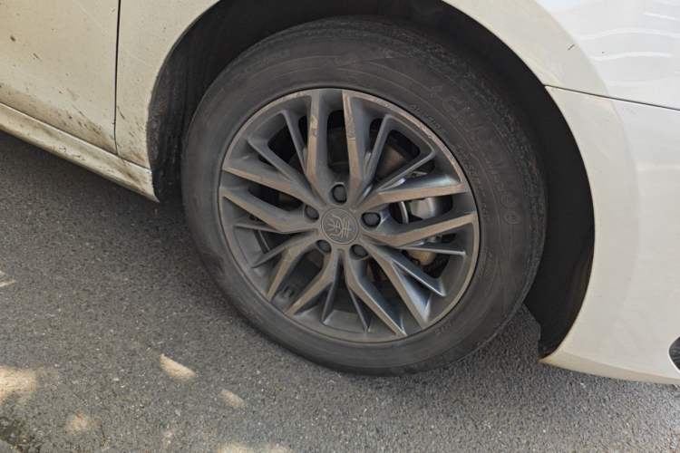Used BYD Qin PLUS 2023 Champion Edition EV 510KM Leading Model Right Front Wheel Hub