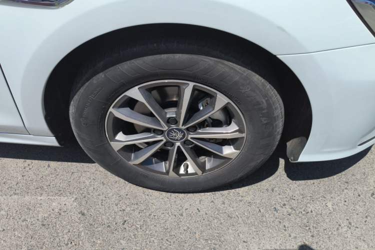 Used BYD Qin PLUS 2023 Champion Edition DM-i 55KM Leading Model Right Front Wheel Hub