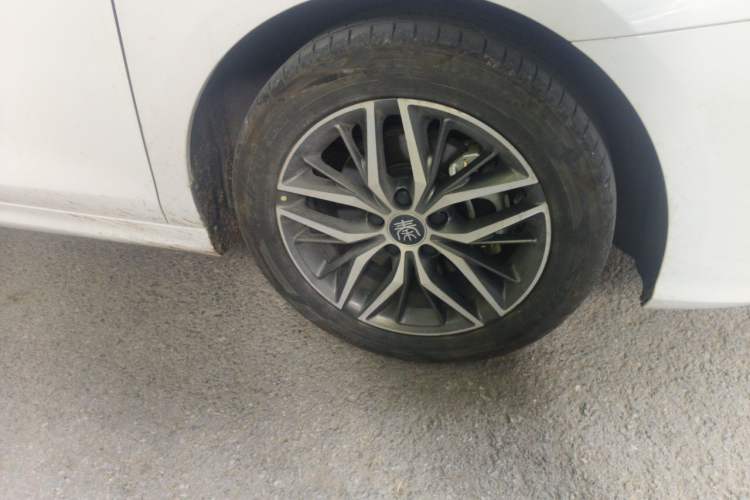Used BYD Qin PLUS 2023 Champion Edition DM-i 55KM Superior Model Right Front Wheel Hub