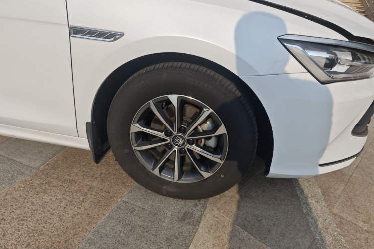 Used BYD Qin PLUS 2023 Champion Edition DM-i 55KM Leading Model Right Front Wheel Hub