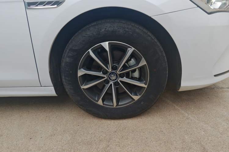 Used BYD Qin PLUS 2023 Champion Edition DM-i 55KM Leading Model Right Front Wheel Hub