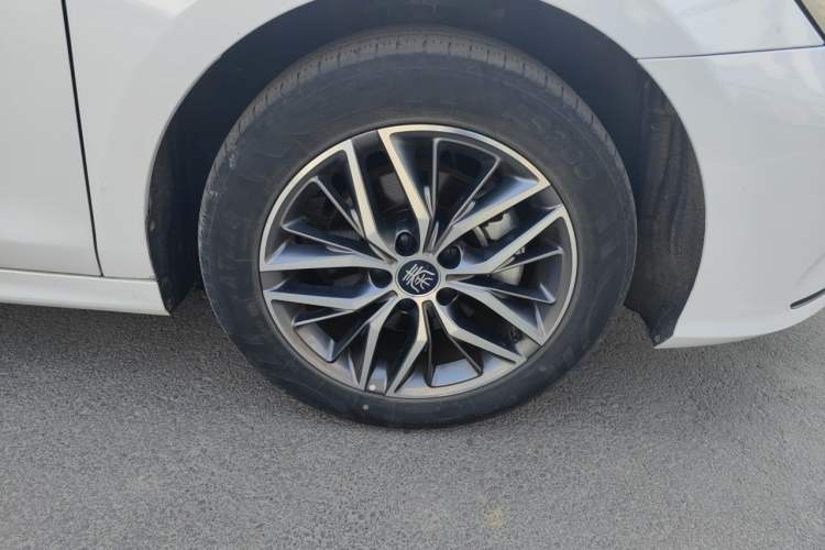 Used BYD Qin PLUS 2023 Champion Edition DM-i 120KM Excellence Model Right Front Wheel Hub