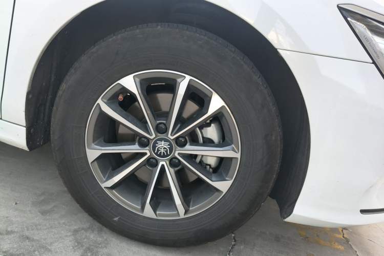 Used BYD Qin PLUS 2023 Champion Edition DM-i 55KM Leading Model Right Front Wheel Hub