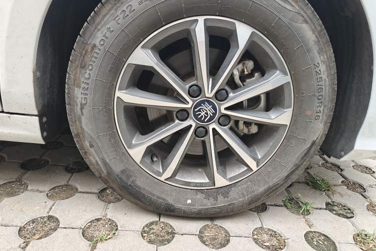 Used BYD Qin PLUS 2023 Champion Edition DM-i 55KM Leading Model Right Front Wheel Hub