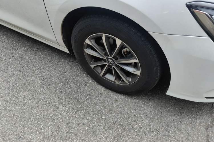 Used BYD Qin PLUS 2023 Champion Edition DM-i 55KM Leading Model Right Front Wheel Hub