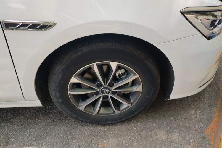 Used BYD Qin PLUS 2023 Champion Edition DM-i 55KM Leading Model Right Front Wheel Hub