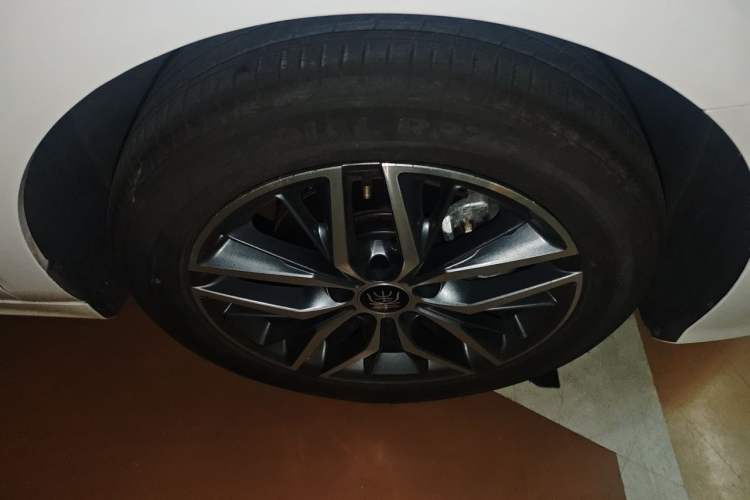 Used BYD Qin PLUS 2023 Champion Edition DM-i 55KM Superior Model Right Front Wheel Hub