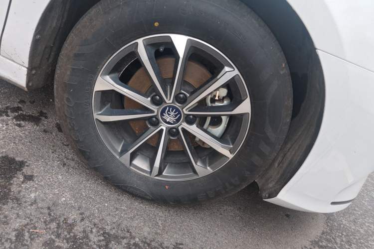 Used BYD Qin PLUS 2023 Champion Edition DM-i 55KM Leading Model Right Front Wheel Hub